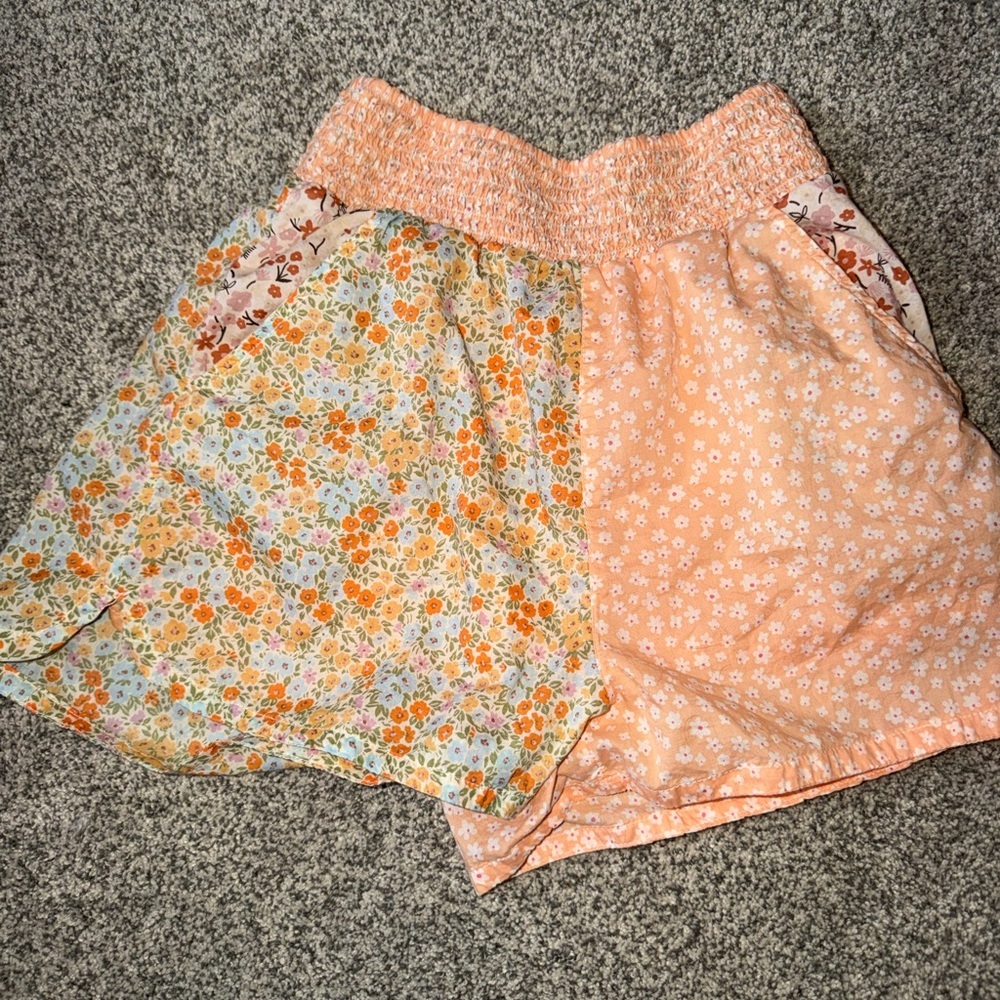 American Eagle Outfitters Peach and Pink Floral Smocked Top - Picture 3 of 6